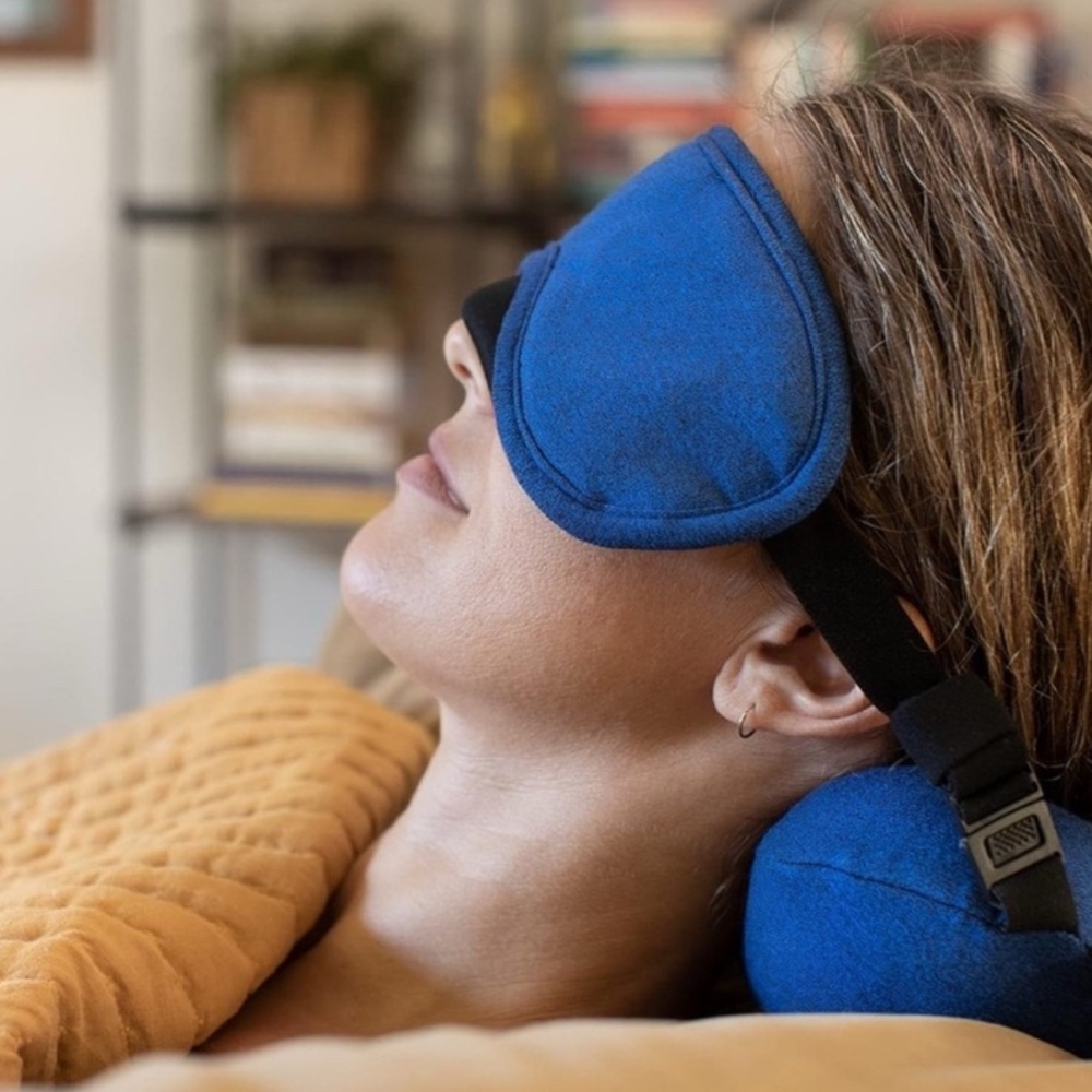Dot & Dot 2 in 1 Travel Pillow with Eye Mask - Picture 10 of 12